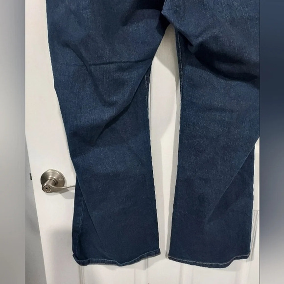 Torrid Dark Wash Mid-Rise Vintage Stretch Slim Boot Jeans in Size 24 S (Short) - Picture 9 of 13